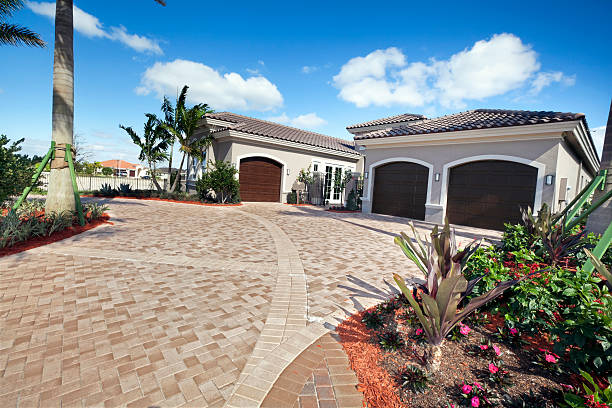 Best Local Driveway Pavers  in Riverside, MO